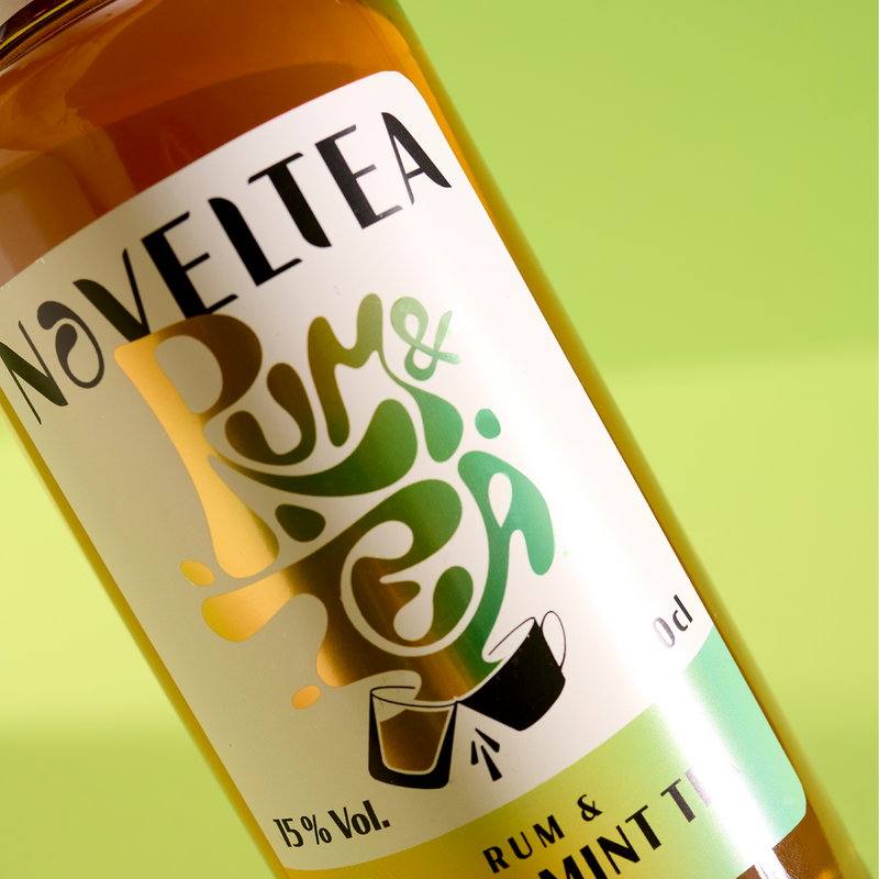 Noveltea Rum & Green Mint Tea Liqueur Close Up